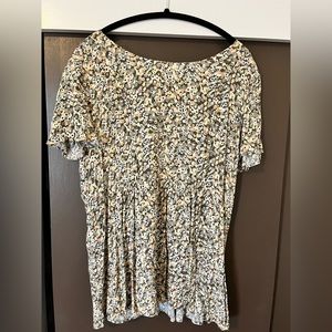 Breastfeeding floral blouse